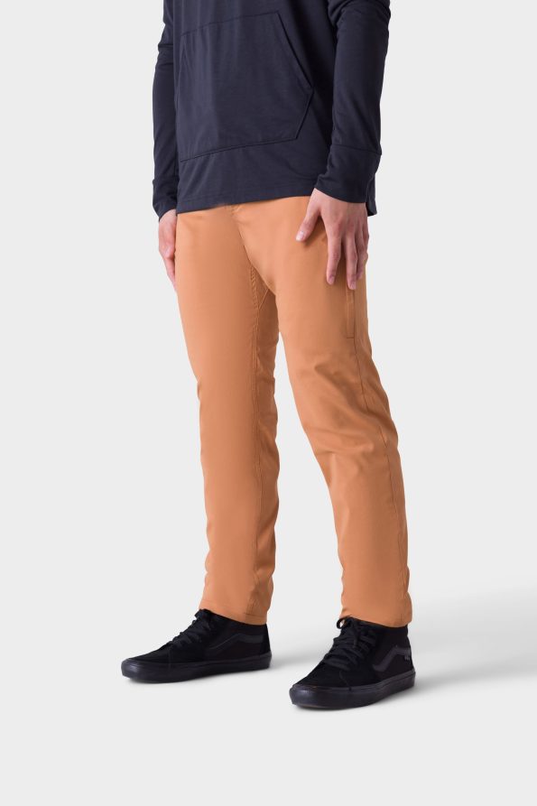686_EVERYWHERE_MERINO_PANT_SLIM_BLUE_ASH_16930-min_cea425c7-5871-47b8-8f20-b8417aa670b7_BISCUIT